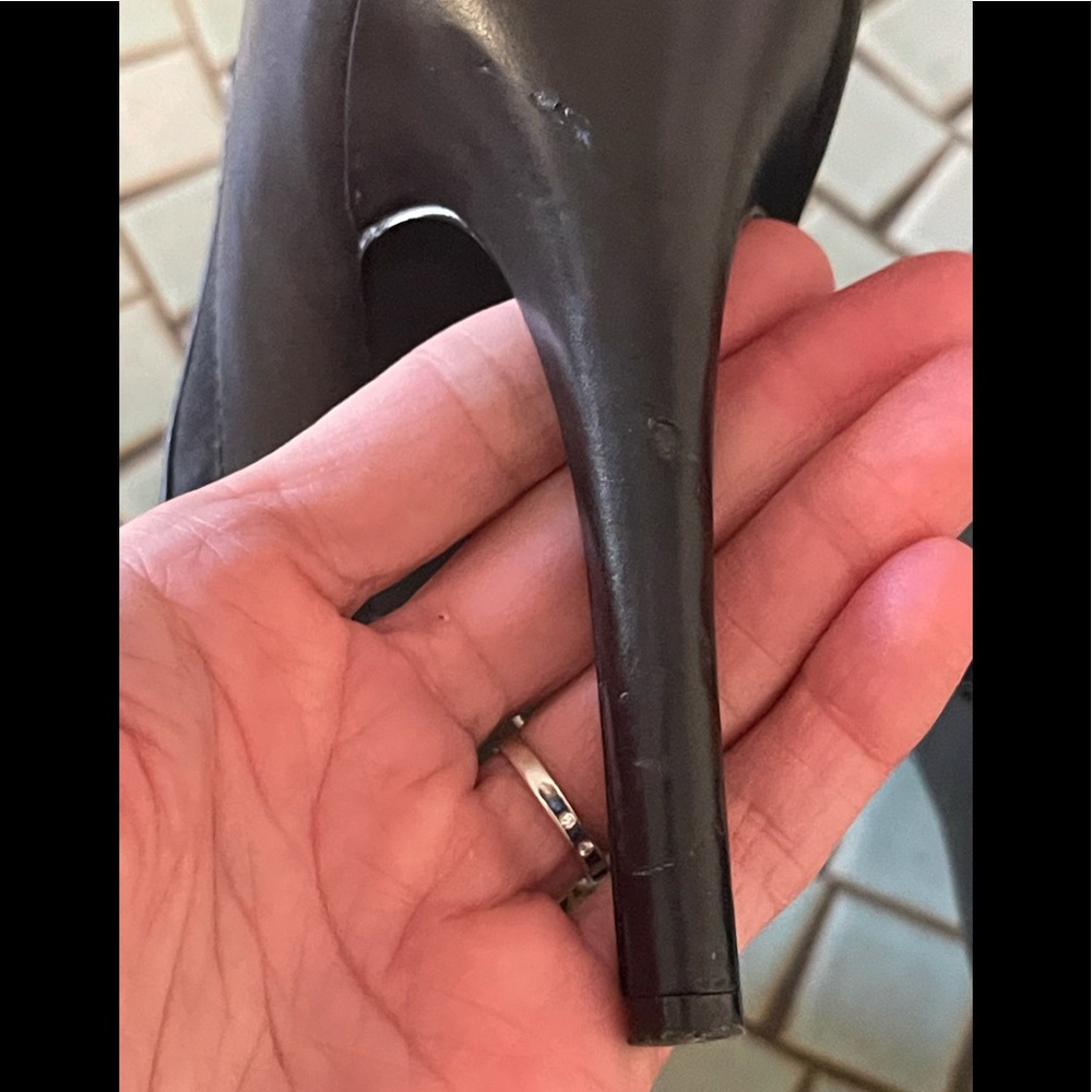 Sassy BCBG Paris stiletto booties! - Picture 12 of 14